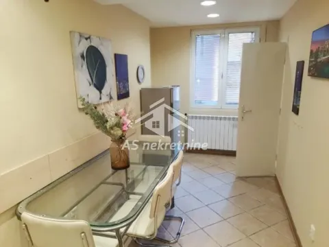 Izdavanje, trosoban stan, 72m², Stari Grad, Beograd - image 8