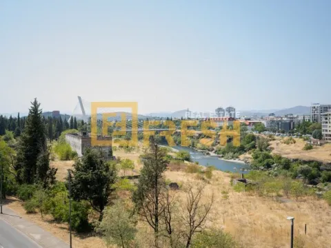 Izdavanje, trosoban stan, 102m², Centar, Podgorica - image 22