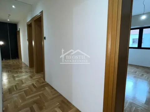 Prodaja, četvorosoban stan, 130m², Centar, Smederevo - image 7