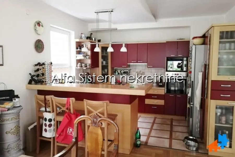 Rent, house, 400m², Voždovac Sve Podlokacije, Beograd