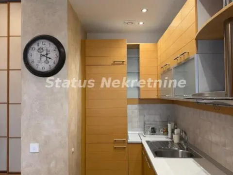 Izdavanje, trosoban stan, 64m², Stari grad, Novi Sad - image 4