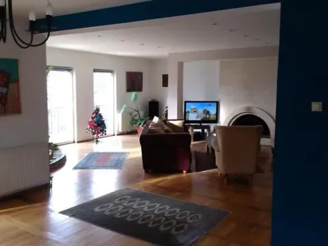 Sale, house, 350m², Banjica, Voždovac Sve Podlokacije - image 2