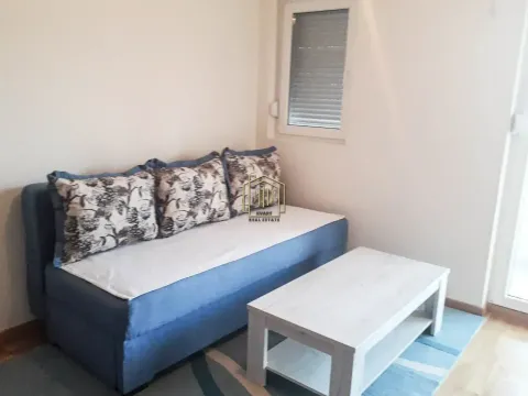 Izdavanje, jednosoban stan, 42m², Stari Aerodrom, Podgorica - image 1