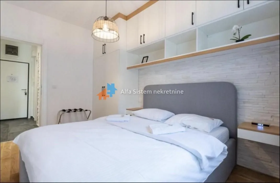 Rent, two bedroom apartment, 43m², Južni Bulevar, Vračar Sve Podlokacije