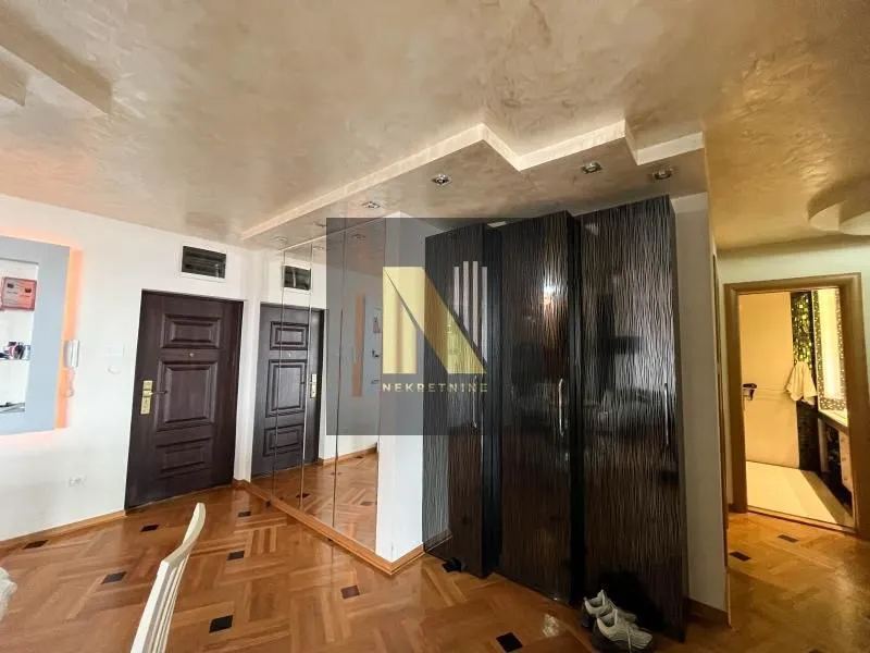 Prodaja, trosoban stan, 108m², Bulevar patrijarha Pavla, Novi Sad Sve Podlokacije