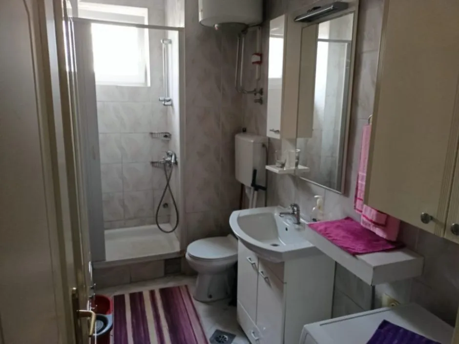 Izdavanje, trosoban stan, 80m², Centar, Podgorica