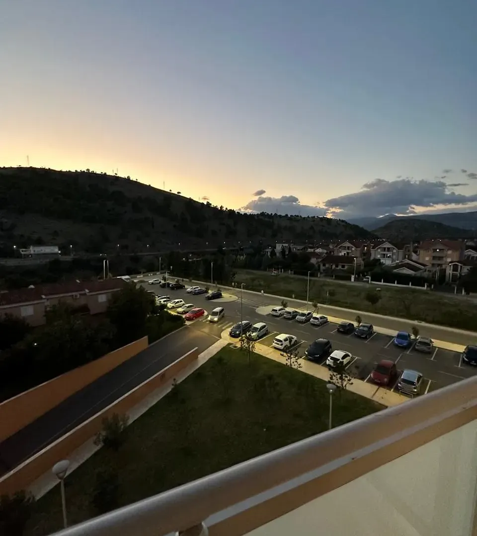 Izdavanje, dvosoban stan, 64m², City Kej, Podgorica