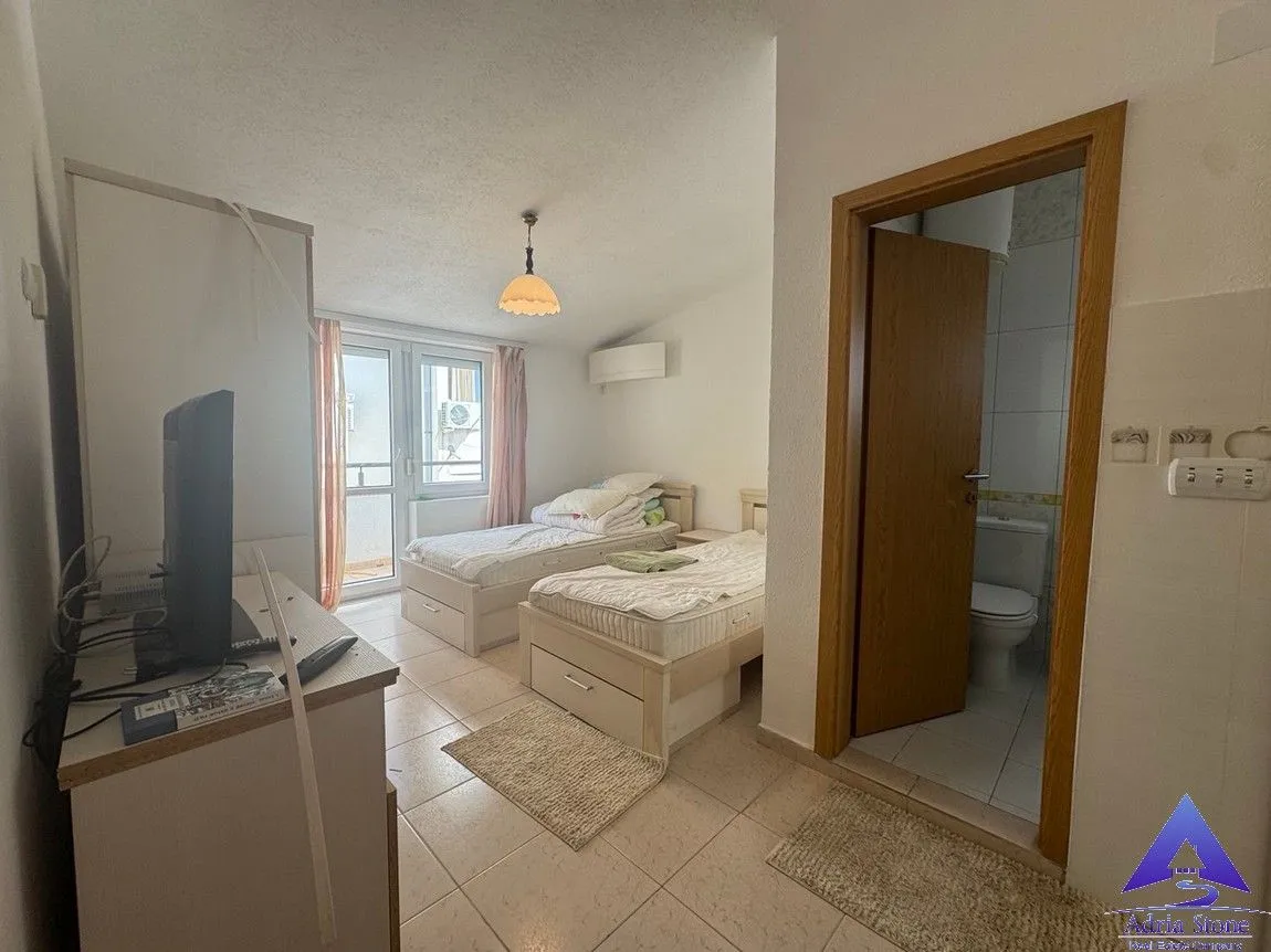Prodaja, četvorosoban stan, 176m², Petrovac, Budva