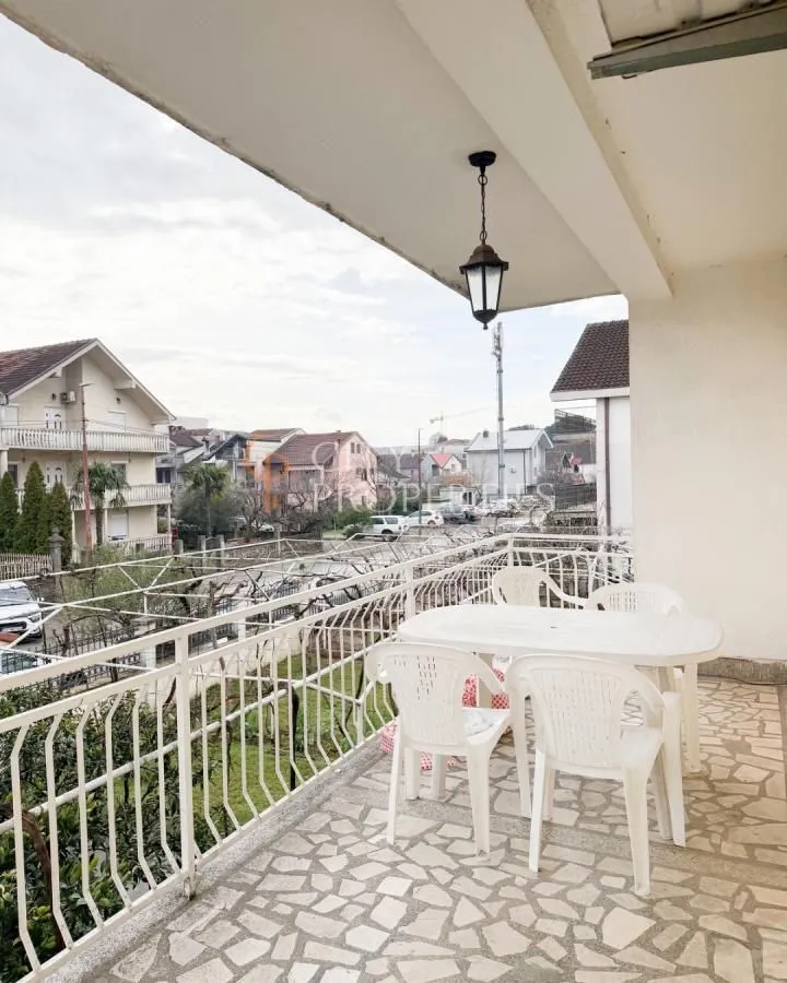 Rent, apartment, 108m², Stari Aerodrom, Podgorica