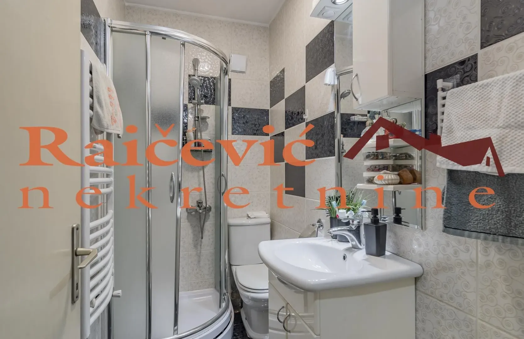 Sale, four bedroom apartment, 93m², Karaburma, Palilula Sve Podlokacije