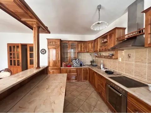 Rent, two bedroom apartment, 100m², Kalimanj, Tivat - image 5