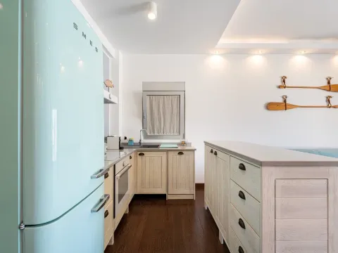 Sale, two bedroom apartment, 82m², Dobrota, Kotor - image 6