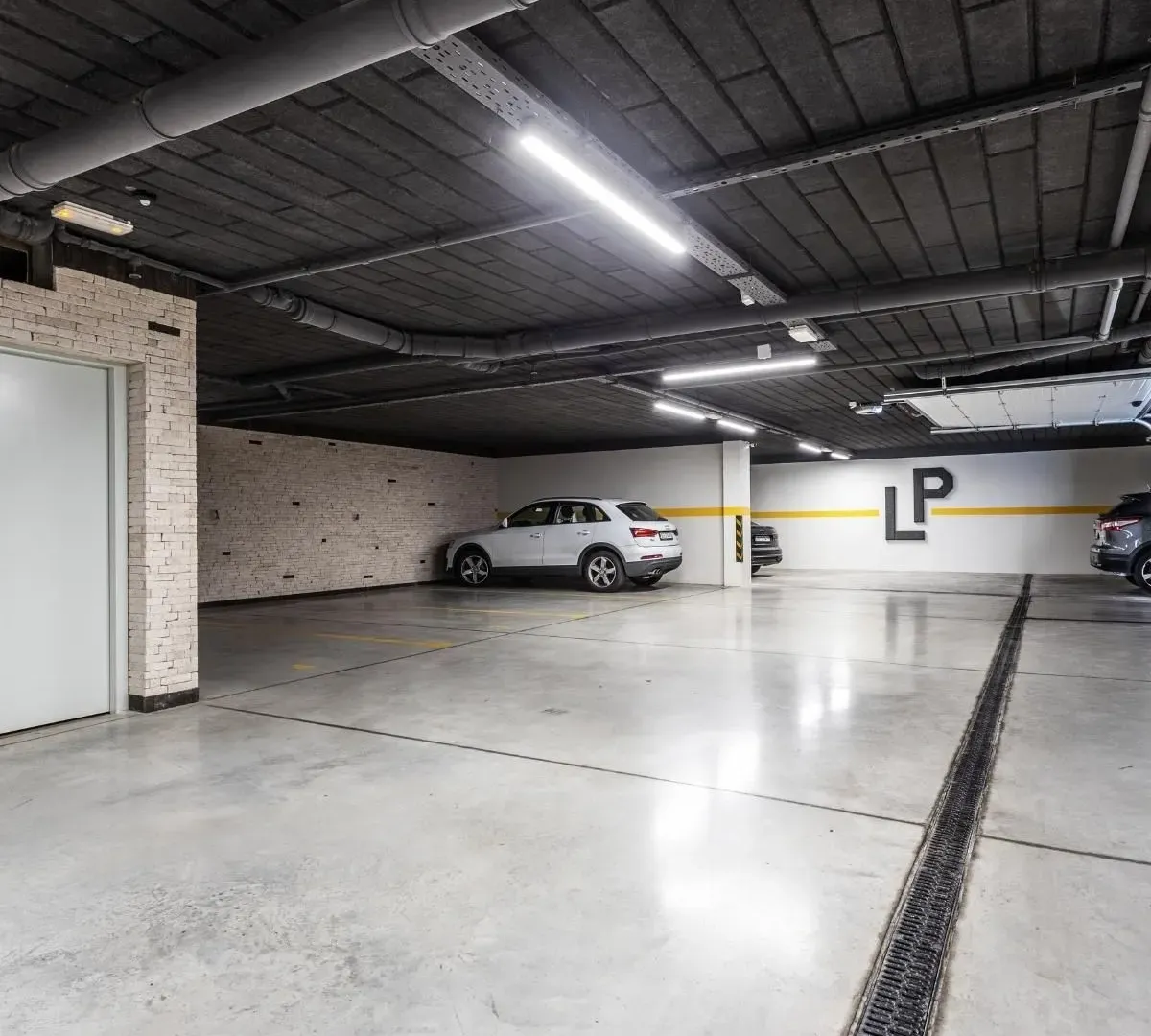 Rent, four bedroom apartment, 151m², Vračar Sve Podlokacije, Beograd