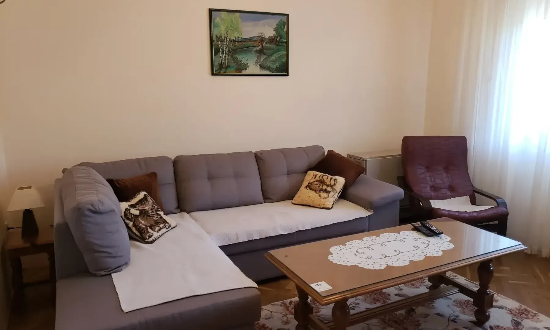 Izdavanje, stan, 90m², Tivat, Crna Gora