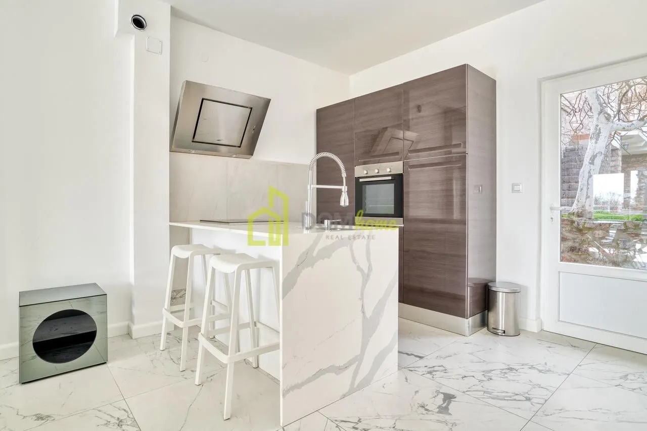 Rent, two bedroom apartment, 60m², Petrovac, Budva