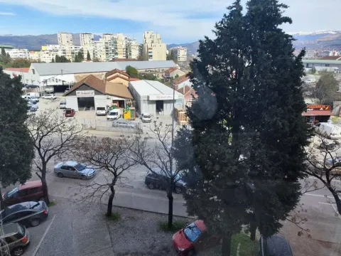 Prodaja, trosoban stan, 96m², Tuški Put, Podgorica - image 4