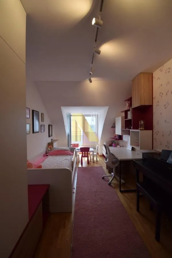 Prodaja, četvorosoban stan, 111m², Nova Detelinara, Novi Sad Sve Podlokacije