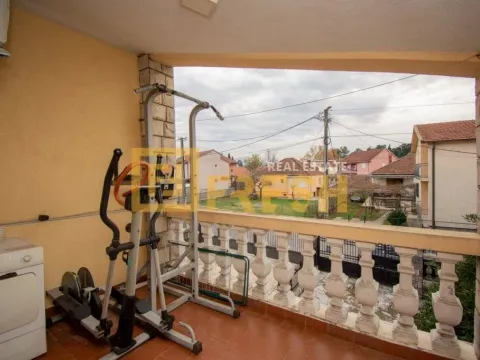 Izdavanje, kuća, 200m², Konik, Podgorica - image 25