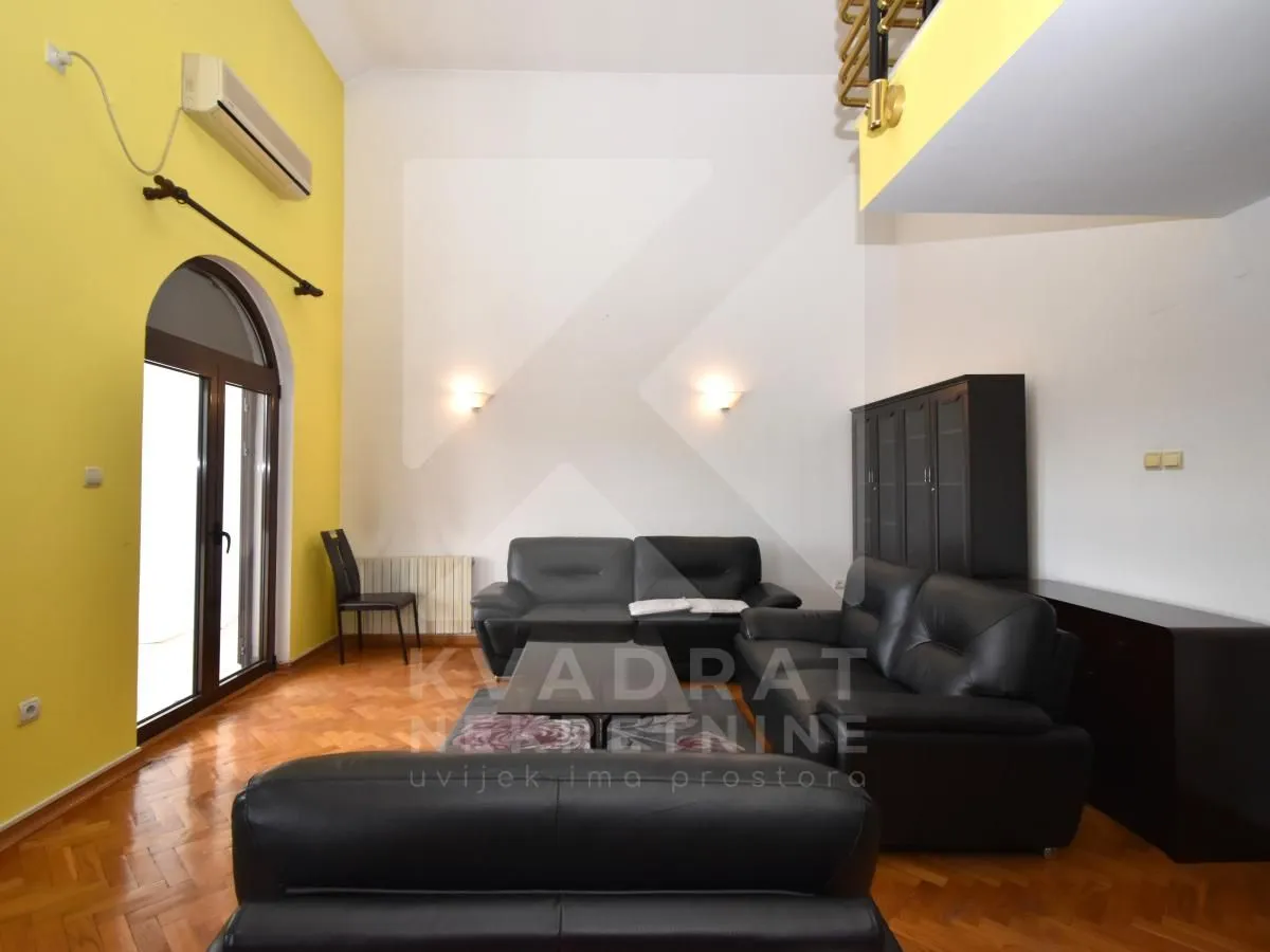 Rent, house, 300m², Gorica C, Podgorica
