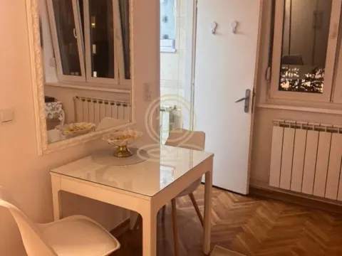 Rent, one bedroom apartment, 26m², Kalenić Pijaca, Vračar Sve Podlokacije - image 6