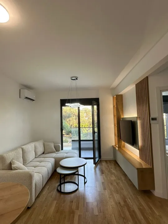 Prodaja, jednosoban stan, 43m², Šušanj, Bar