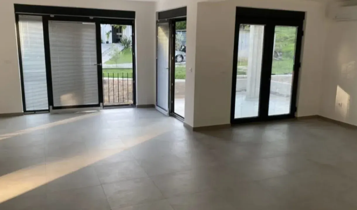 Izdavanje, poslovni prostor, 70m², Gradiošnica, Tivat