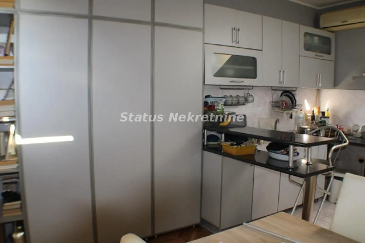 Prodaja, dvosoban stan, 77m², Stari grad, Novi Sad