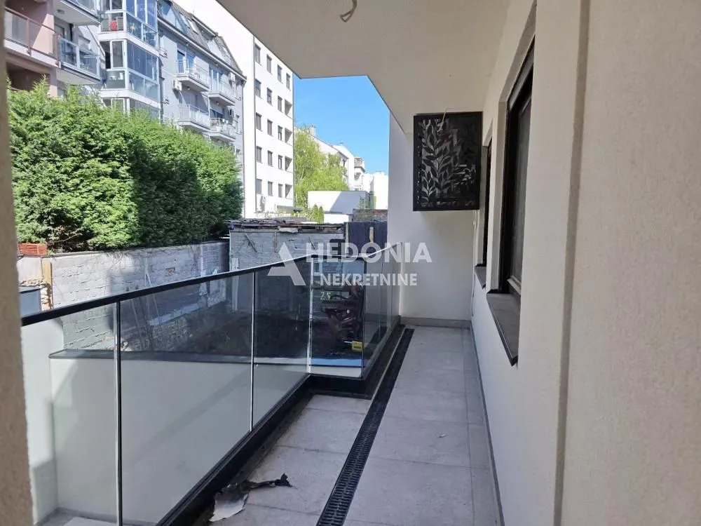 Prodaja, trosoban stan, 66m², Čubura, Beograd