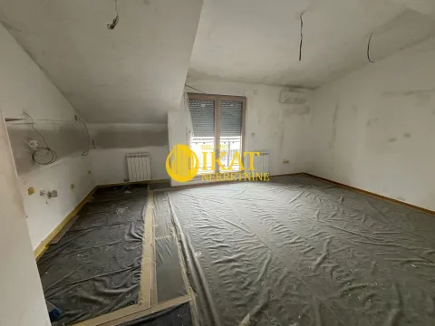 Prodaja, trosoban stan, 63m², Kluz, Zvezdara Sve Podlokacije - image 1