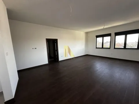 Sale, four bedroom apartment, 124m², Sremska Kamenica, Petrovaradin - image 2