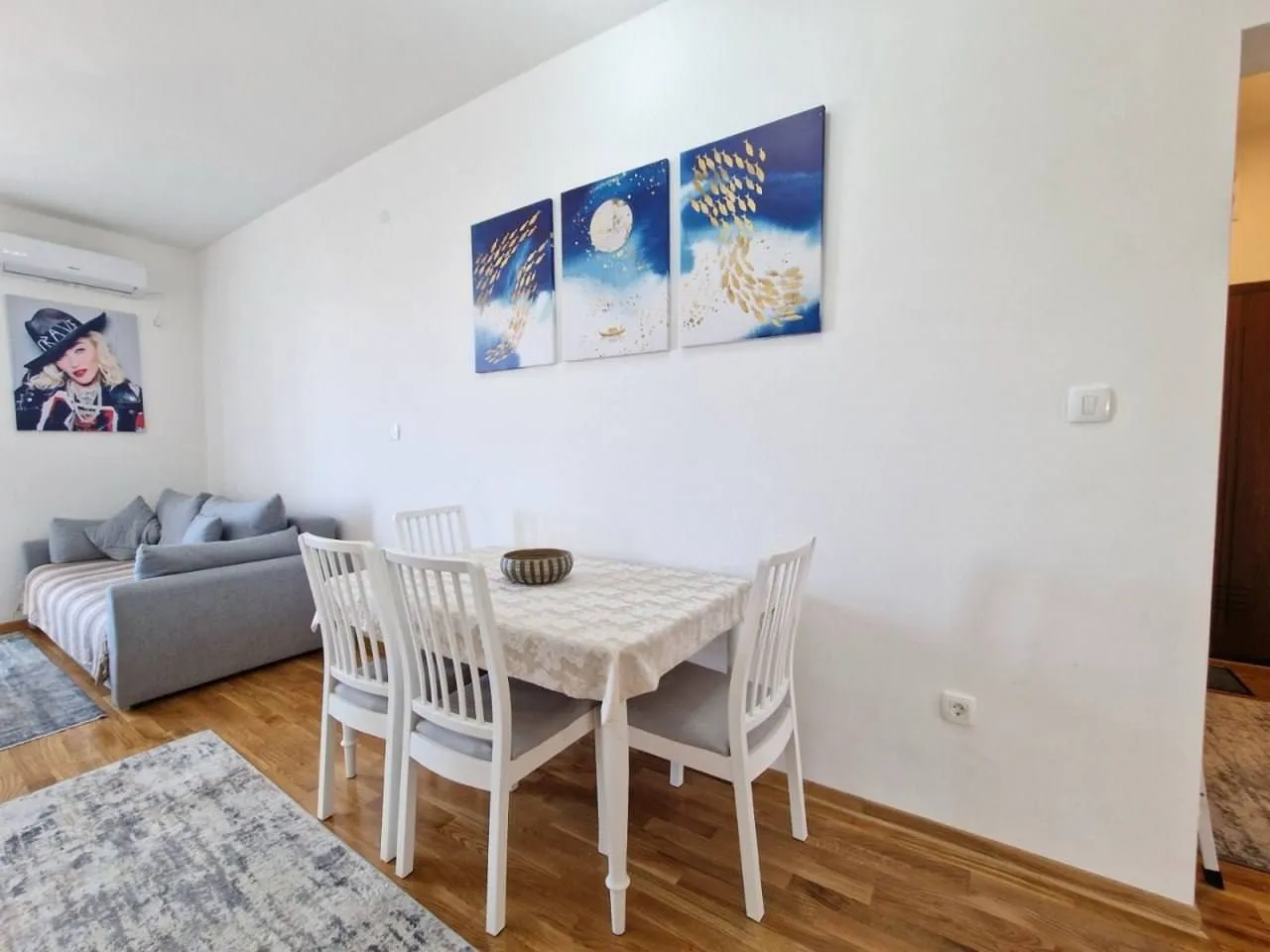 Rent, one bedroom apartment, 47m², Bečići, Budva