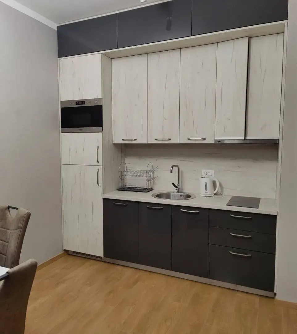 Izdavanje, jednosoban stan, 50m², Podkošljun, Budva