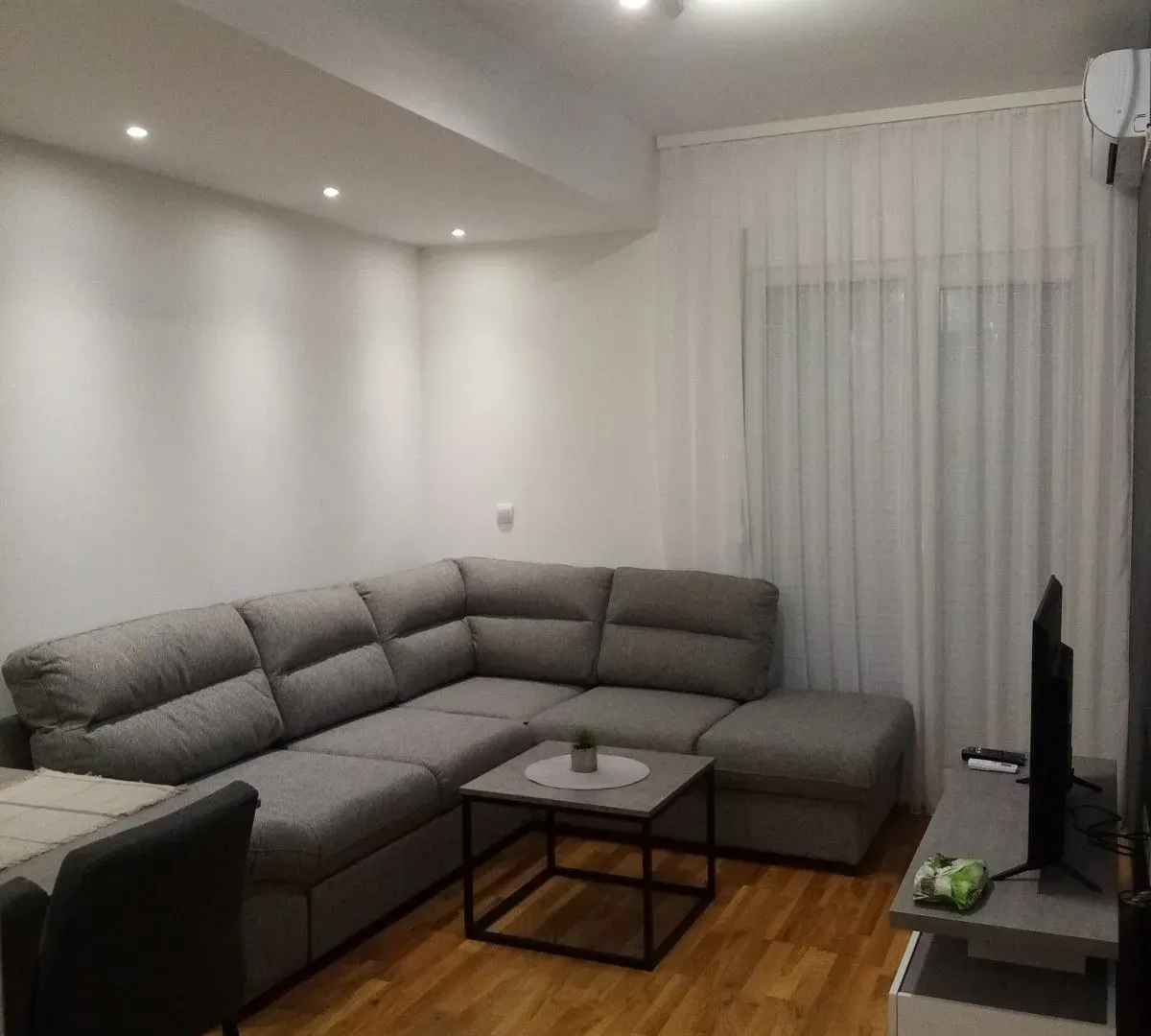 Rent, one bedroom apartment, 39m², Stari Aerodrom, Podgorica