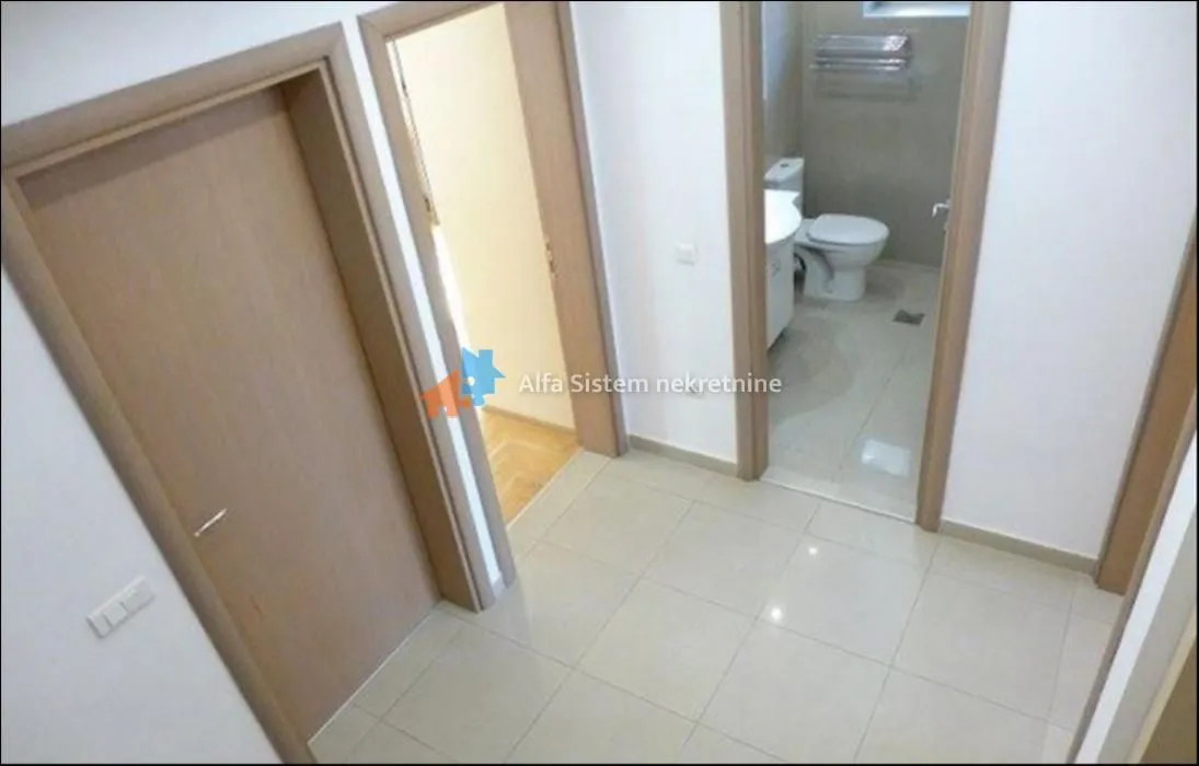 Rent, house, 300m², Čukarica, Beograd