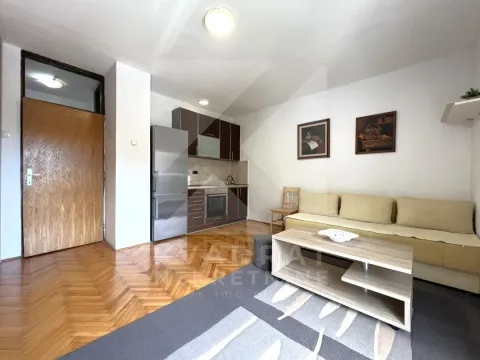 Izdavanje, garsonjera, 27m², Momišići, Podgorica - image 2
