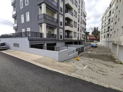 Rent, studio apartment, 33m², Centar, Podgorica - image 11