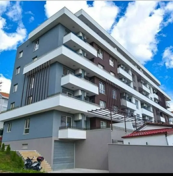 Rent, one bedroom apartment, 43m², Bečići, Budva