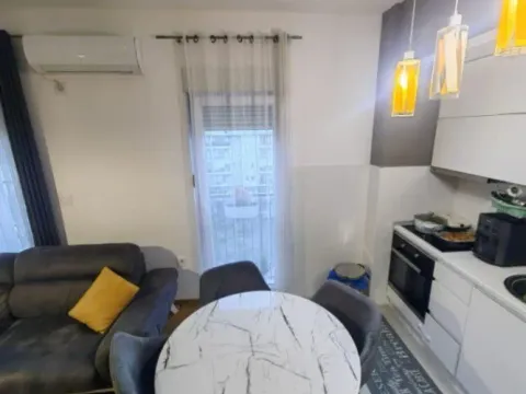 Prodaja, jednosoban stan, 49m², Stari Aerodrom, Podgorica - image 2