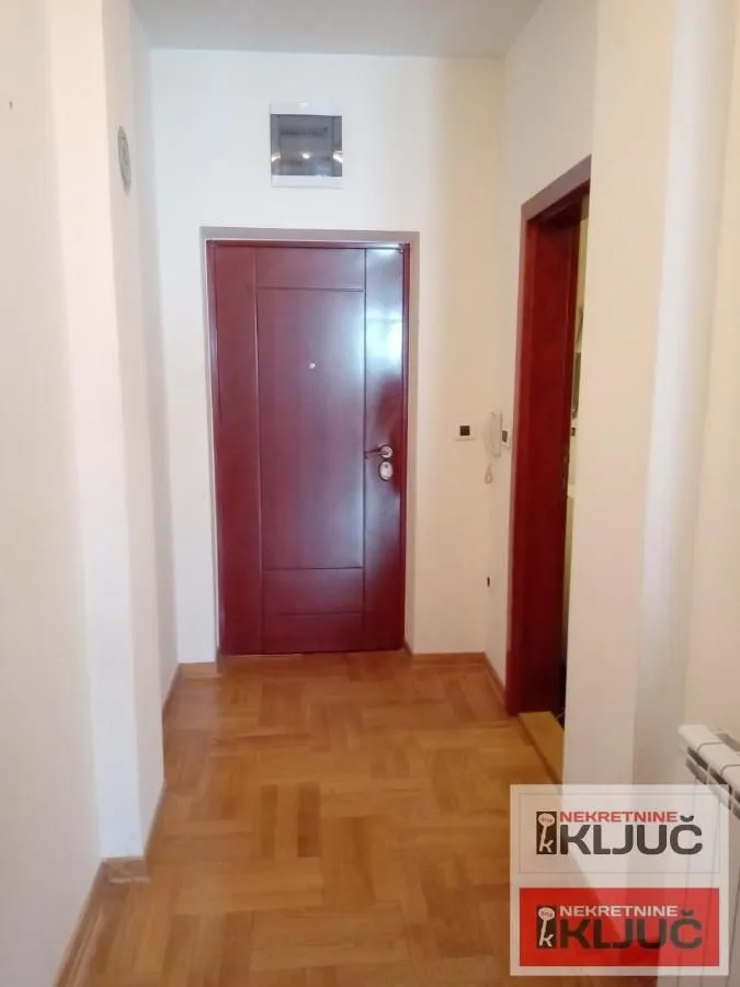 Prodaja, četvorosoban stan, 81m², Bulevar Oslobodjenja, Novi Sad Sve Podlokacije