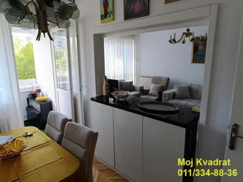 Prodaja, dvosoban stan, 72m², Novi Beograd Blok 70, Novi Beograd Sve Podlokacije - image 3