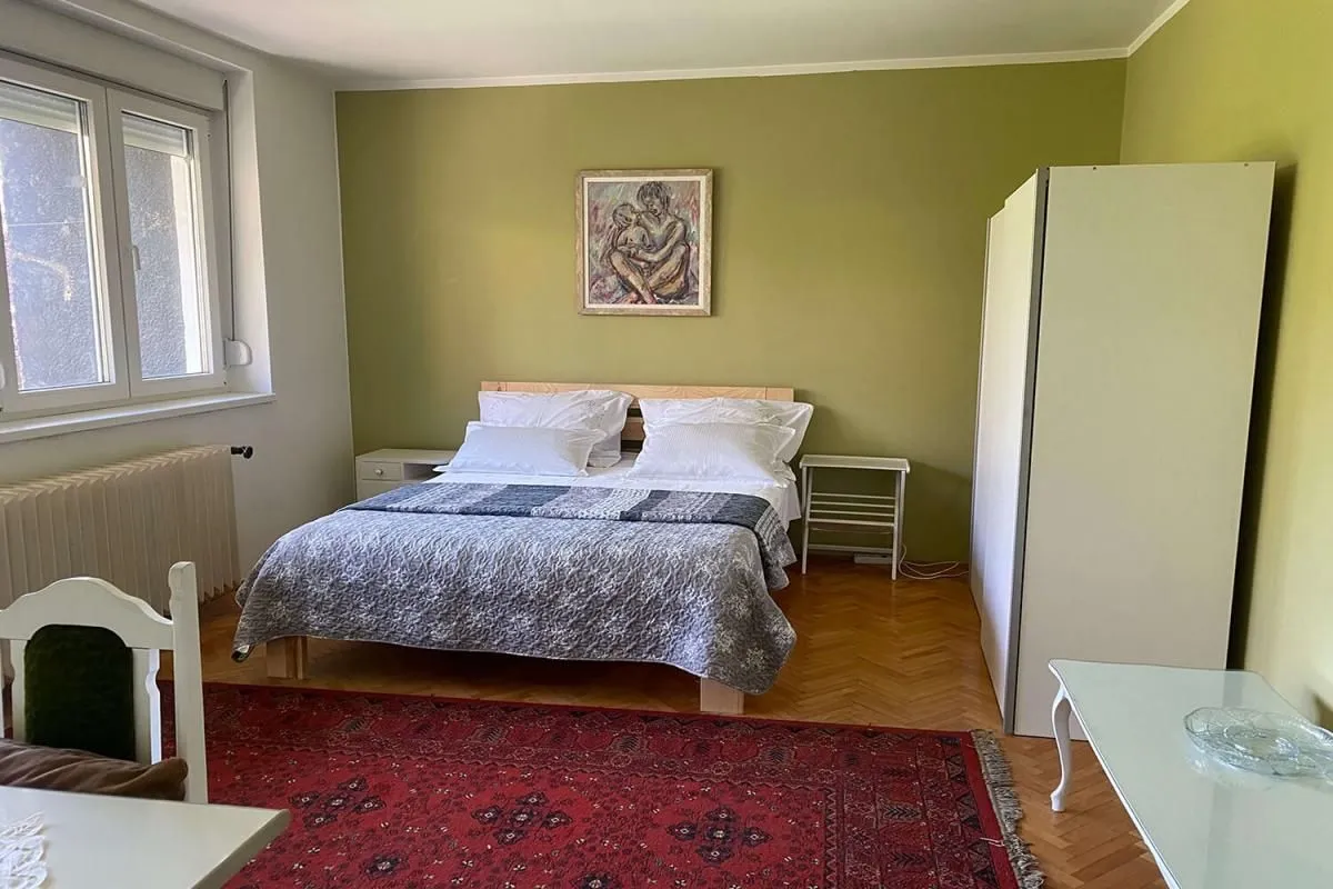 Rent, two bedroom apartment, 90m², Savski Venac, Beograd