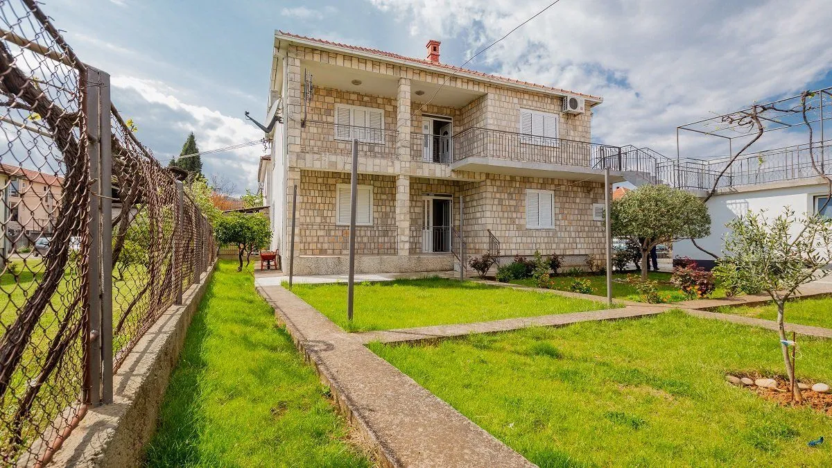 Prodaja, kuća, 260m², Zabjelo, Podgorica