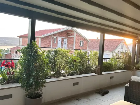 Rent, two bedroom apartment, 70m², Kava, Tivat - image 12