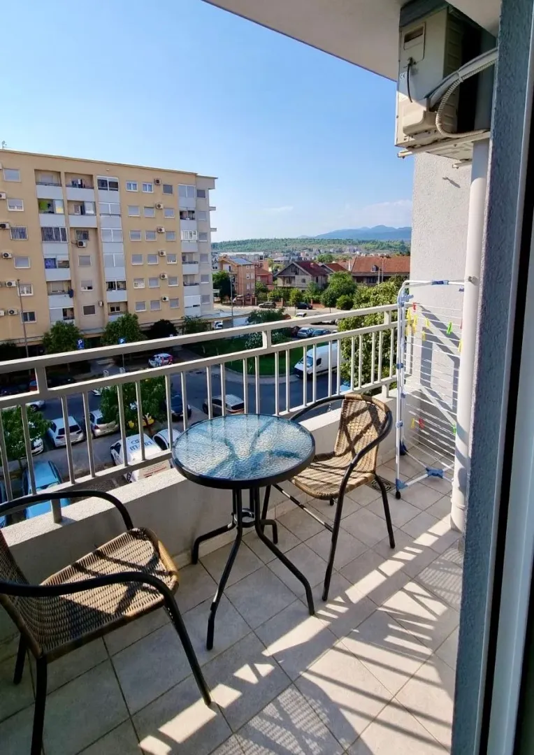 Izdavanje, jednosoban stan, 44m², Stari Aerodrom, Podgorica