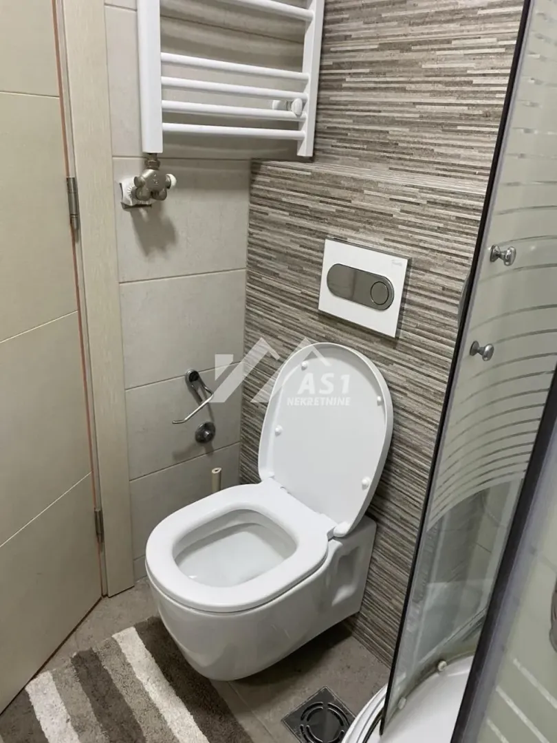 Izdavanje, jednosoban stan, 32m², Bulevar Oslobodjenja, Novi Sad Sve Podlokacije