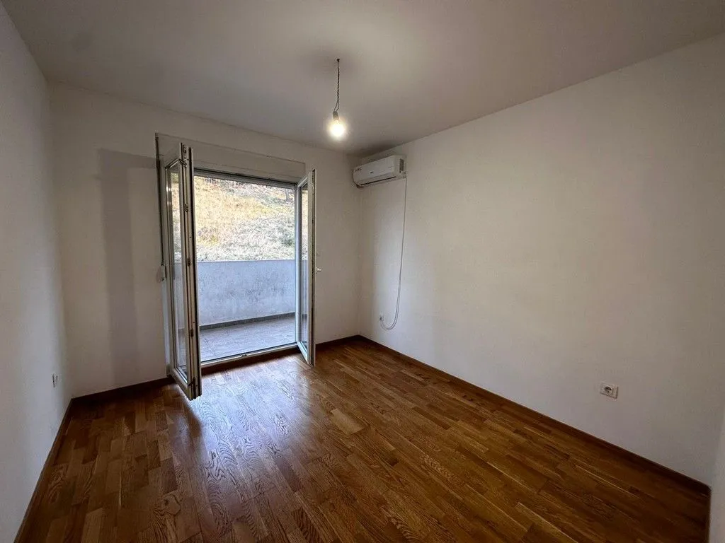 Izdavanje, dvosoban stan, 75m², Ljubović, Podgorica