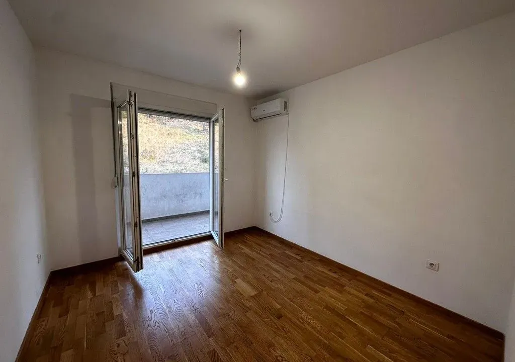 Izdavanje, dvosoban stan, 75m², Ljubović, Podgorica