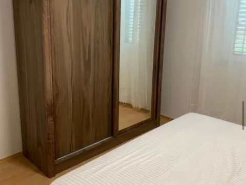 Izdavanje, dvosoban stan, 75m², Dobrota, Kotor - image 7