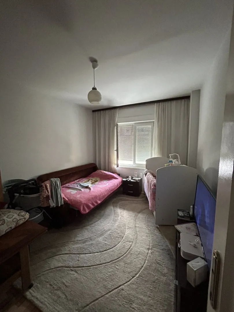 Izdavanje, dvosoban stan, 46m², Preko Morače, Podgorica