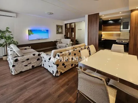 Izdavanje, trosoban stan, 80m², Vračar Sve Podlokacije, Beograd - image 2